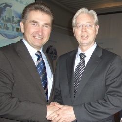 Albert Glöckner mit Innovationsminister Prof. Dr. Andreas Pinkwart