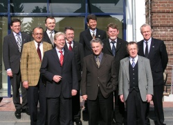 Albert Glöckner mit Landrat Dieter Patt und den Bürgermeistern des Rhein-Kreises Neuss